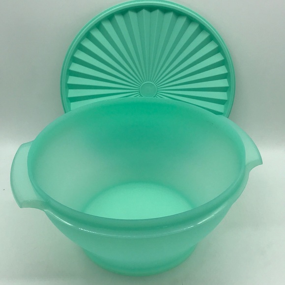 Tupperware Servalier Salad Bowl 4.3 Liter - Picture 7 of 16